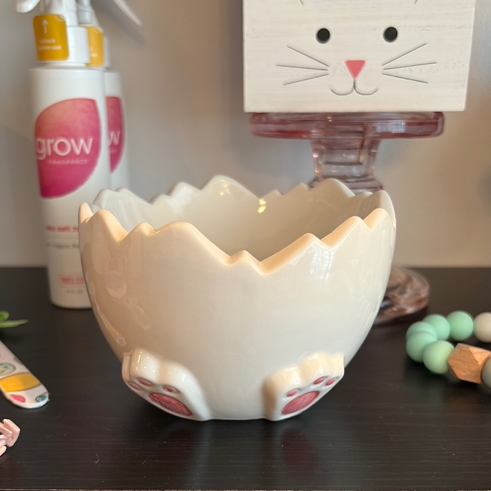 Baxter Bunny Bum Candy Dish/Bowl, Ceremic
